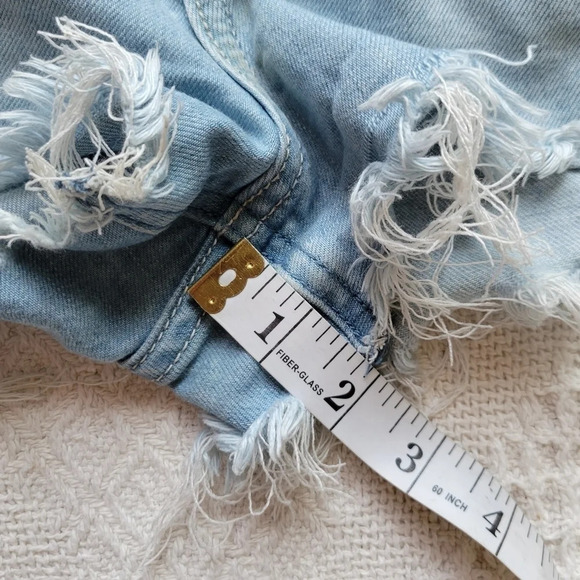 Hollister Light Wash Raw  Hem, Lace Trimmed Jean Shorts - Picture 8 of 8